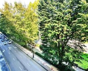 Vista exterior de Pis de lloguer en Oviedo  amb Calefacció i Terrassa