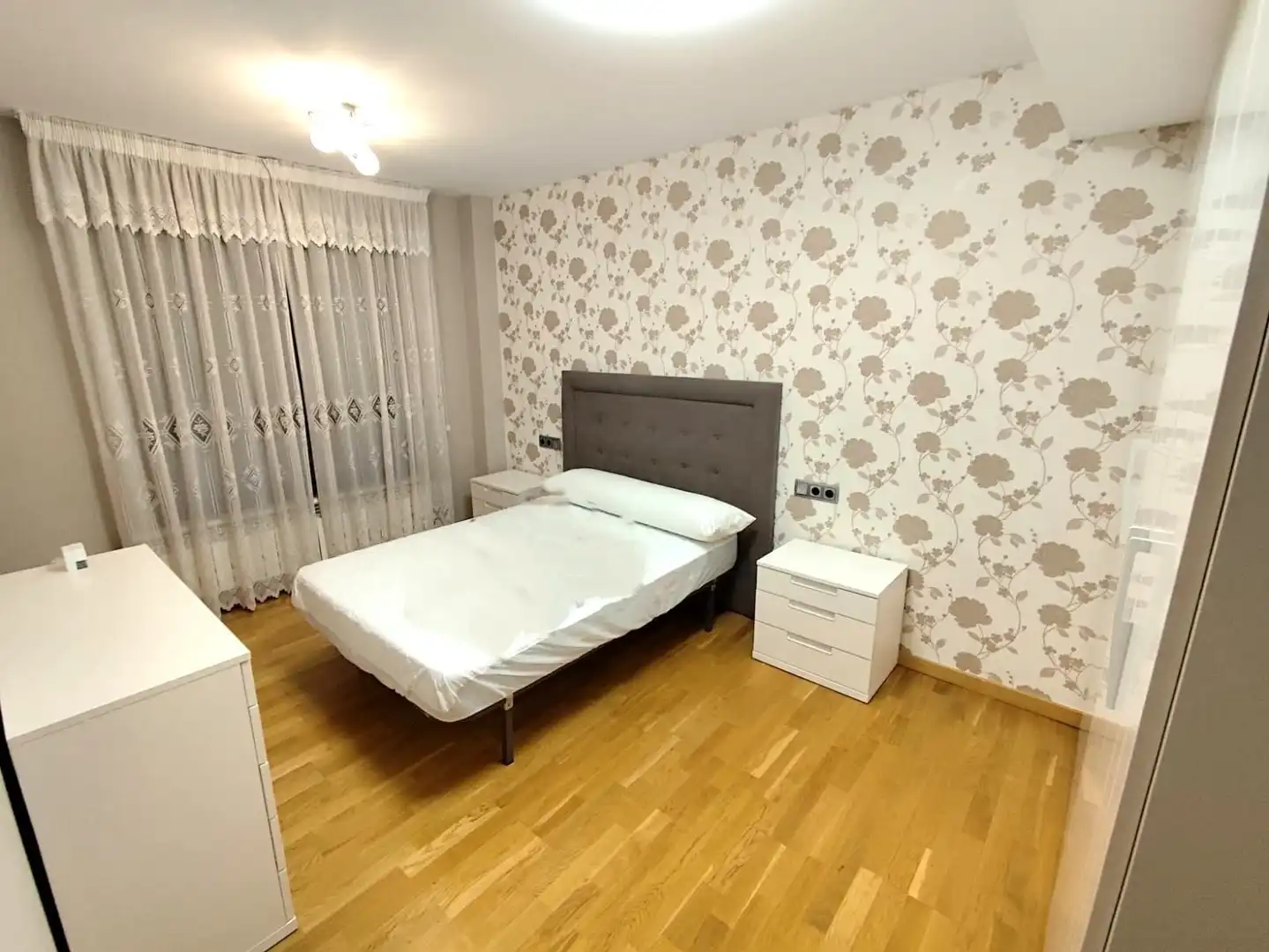 Bedroom of Flat for rent in Barbastro  with Air Conditioner, Heating and Terrace