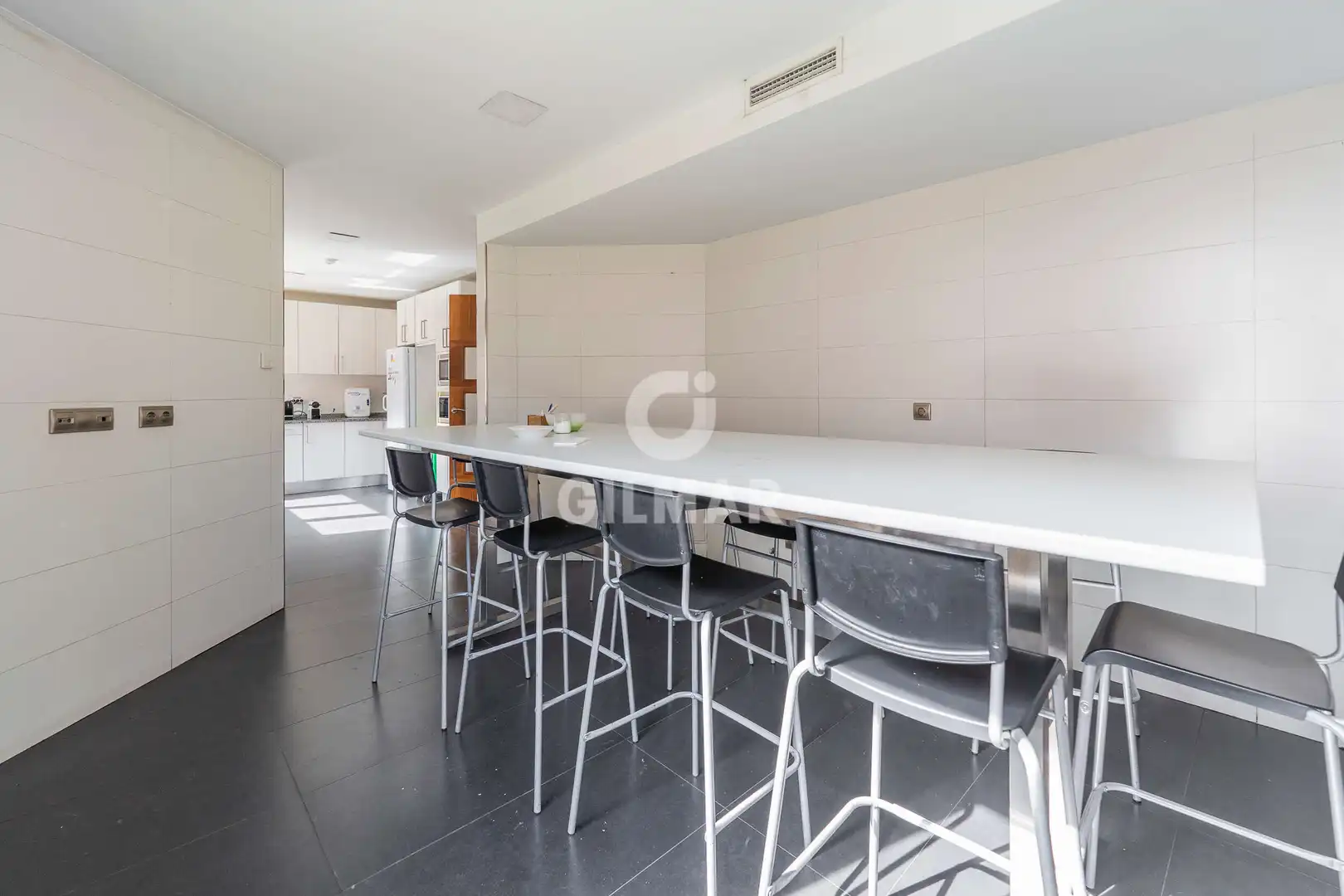 Cocina de Casa o chalet en venta en Madrid con Calefacción, Jardín privado y Piscina