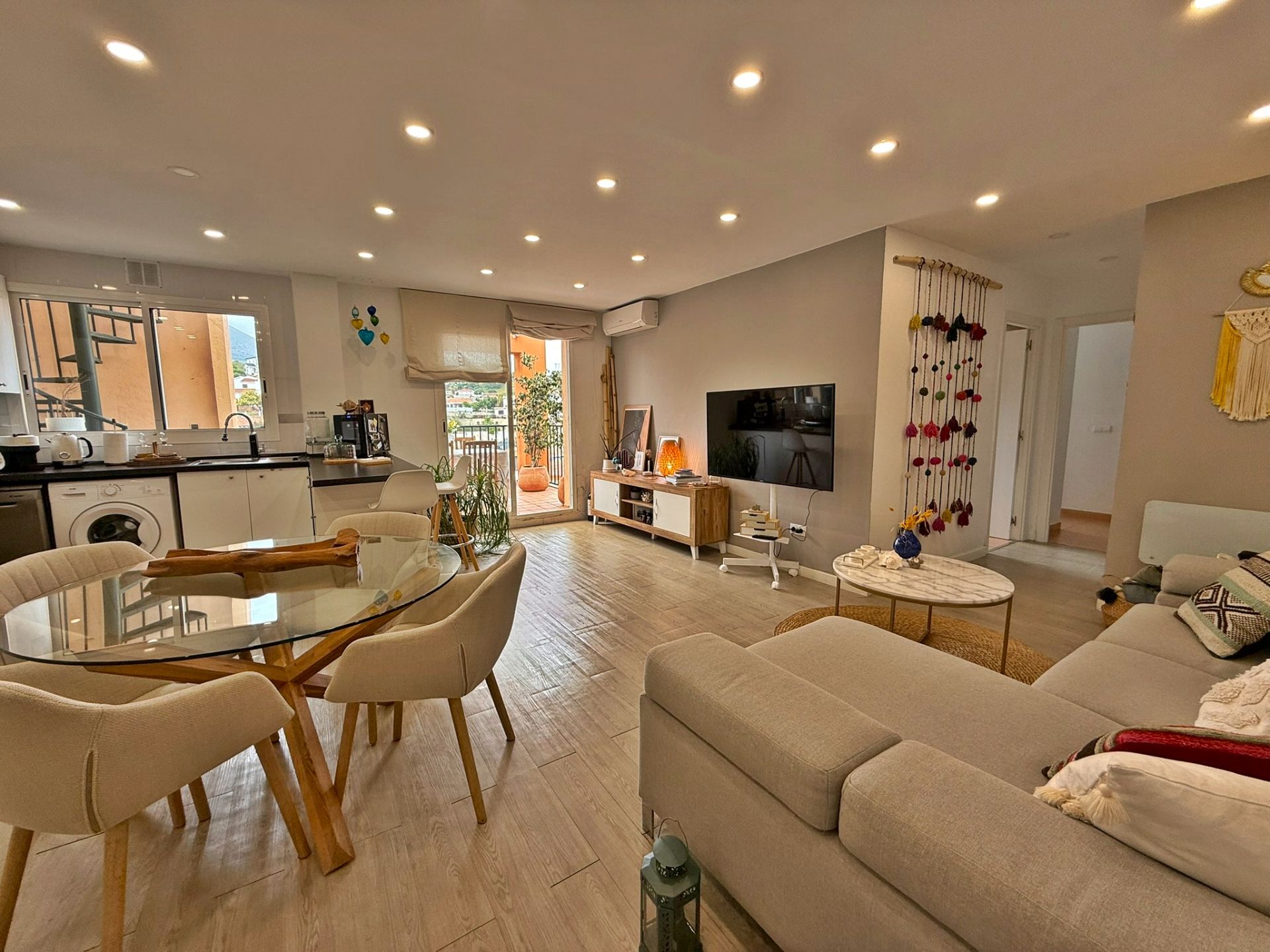 Living room of Attic for sale in Fuengirola  with Air Conditioner, Terrace and Oven