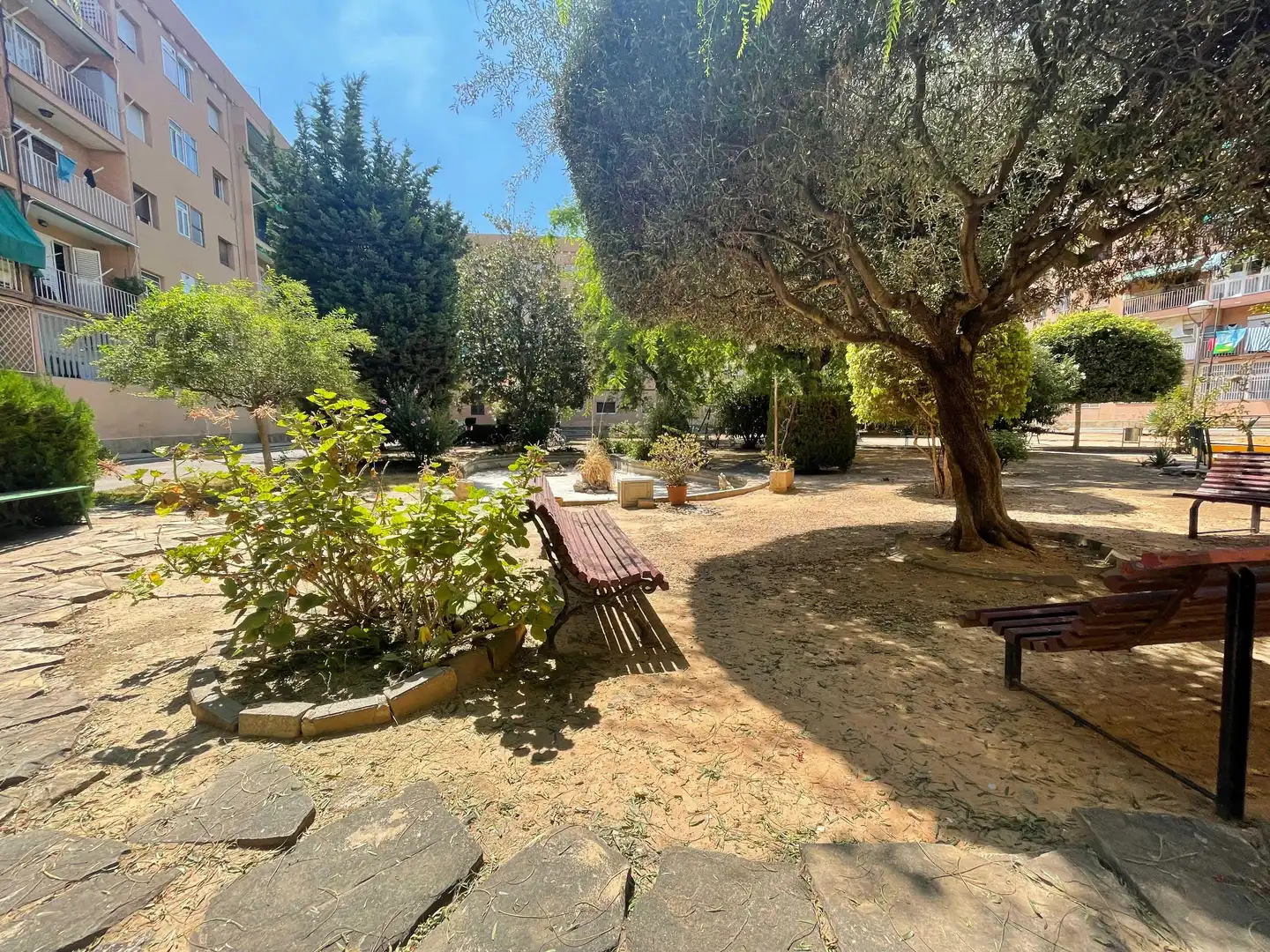 Jardí de Planta baixa en venda en L'Hospitalet de Llobregat amb Terrassa