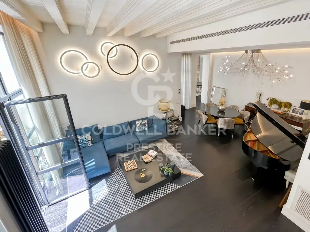 Sala d'estar de Dúplex en venda en Barcelona amb Aire condicionat, Terrassa i Forn