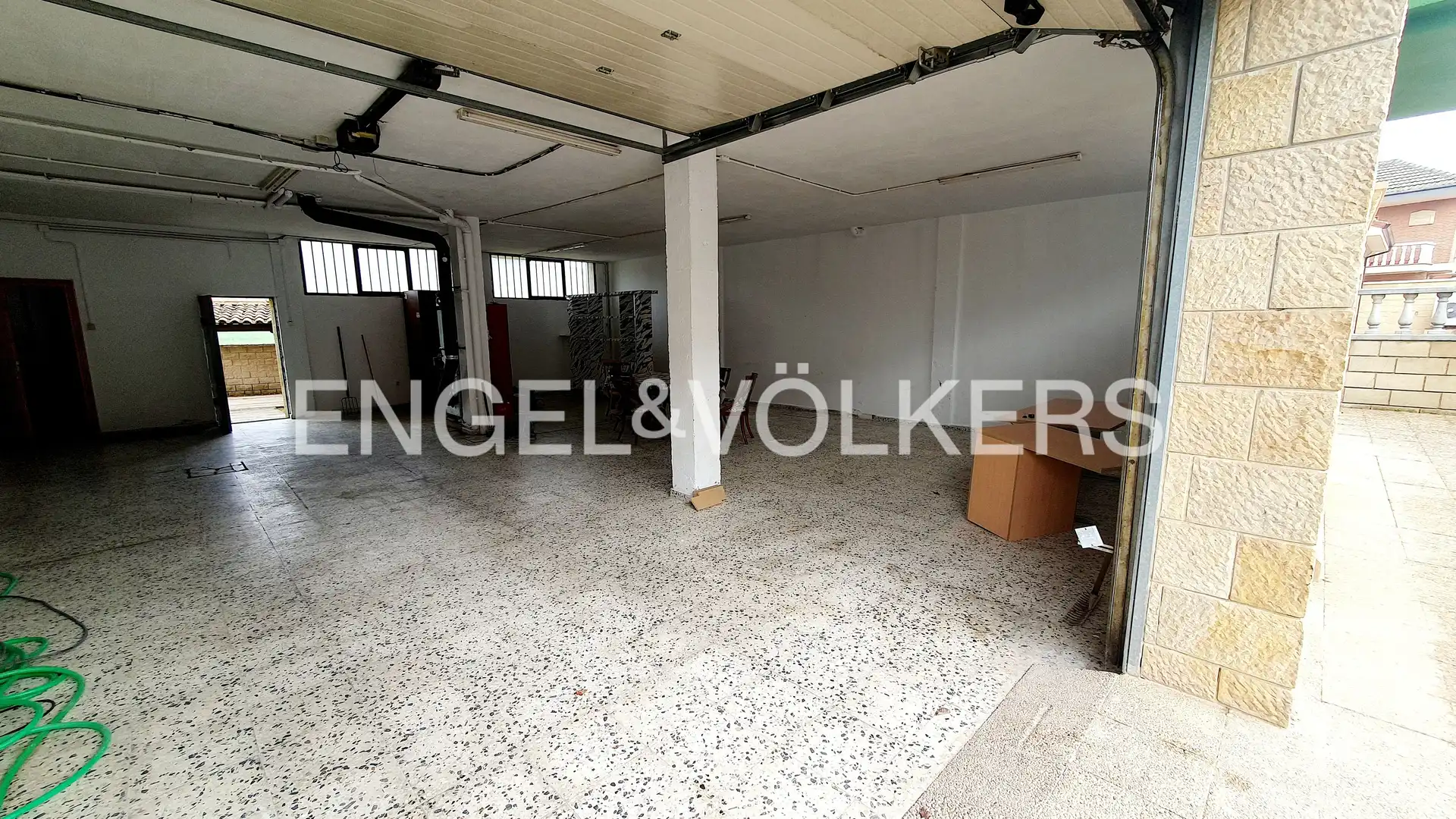 Casa adosada en venta en Aguilar de Campoo con Calefacción, Jardín privado y Parquet
