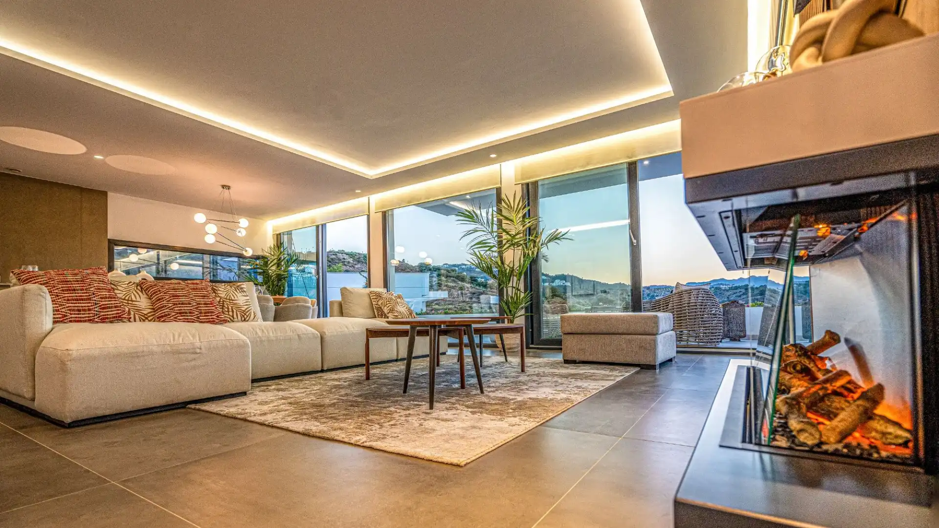 House with pool for sale in El Faro de Calaburra - Chaparral, imagen 4