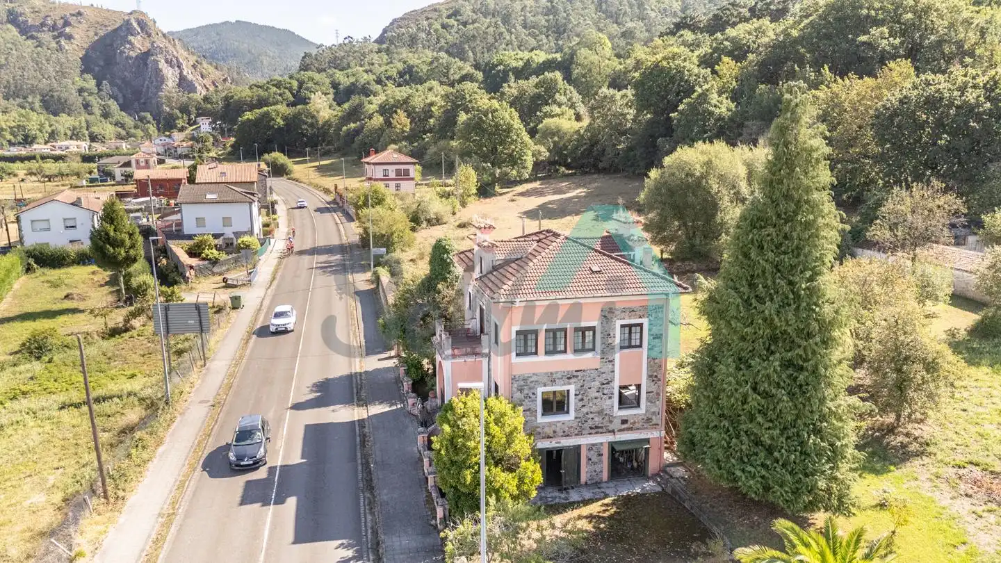Vista exterior de Casa o chalet en venta en Grado con Calefacción, Jardín privado y Parquet
