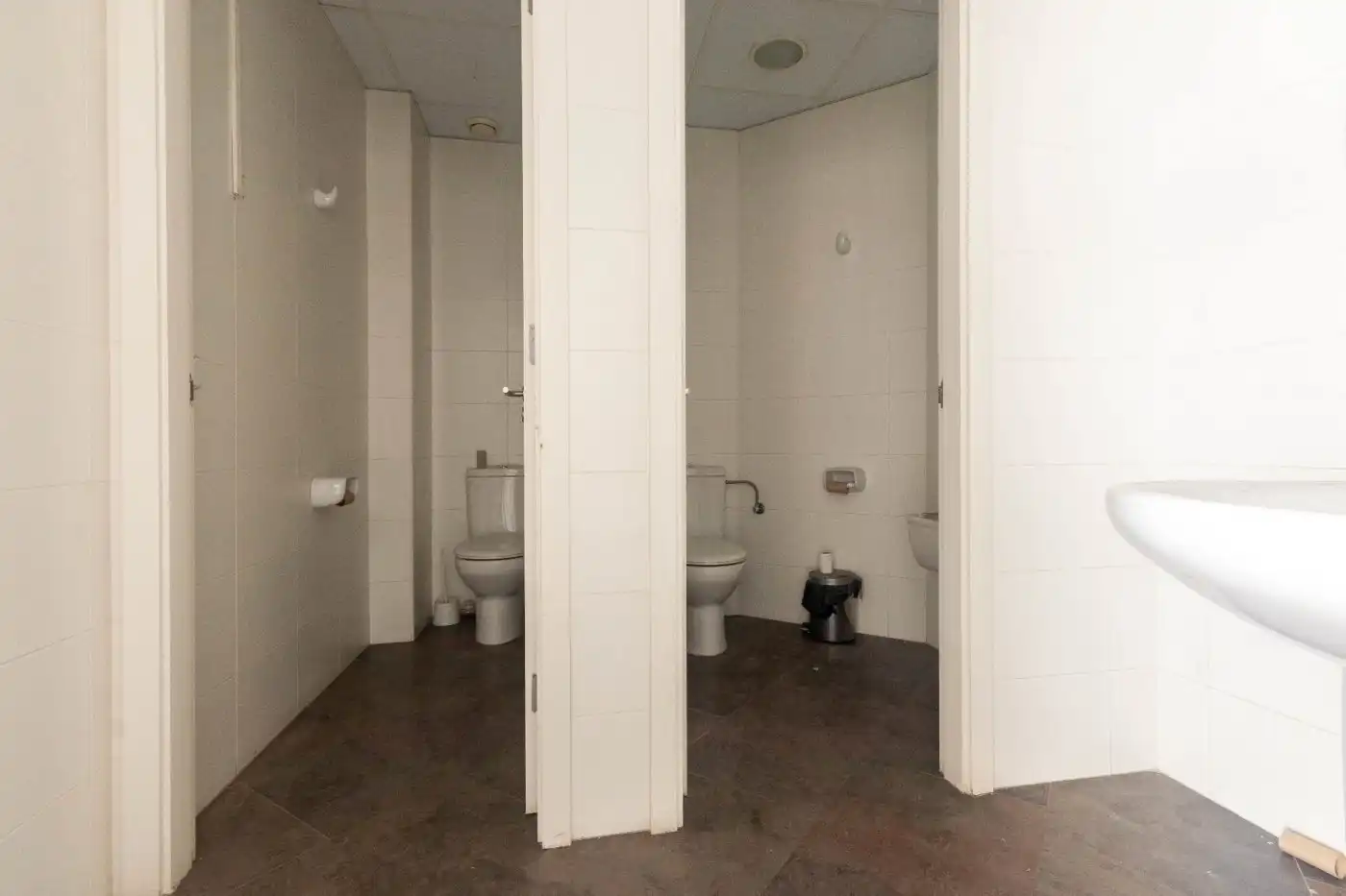 Bathroom of Office for rent in Sabadell  with Heating