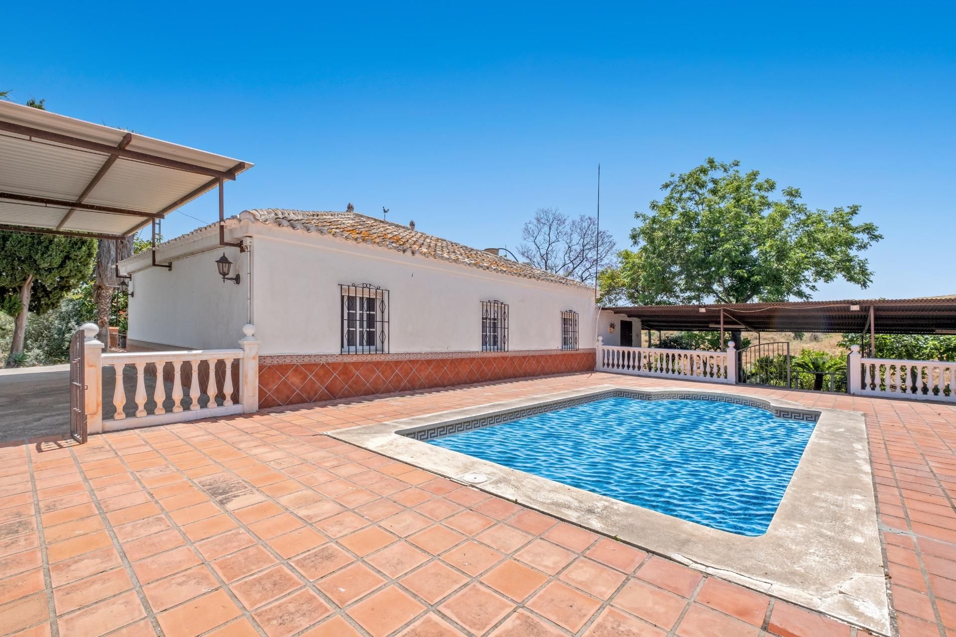 Exterior view of House or chalet for sale in Pizarra  with Private garden, Terrace and Storage room