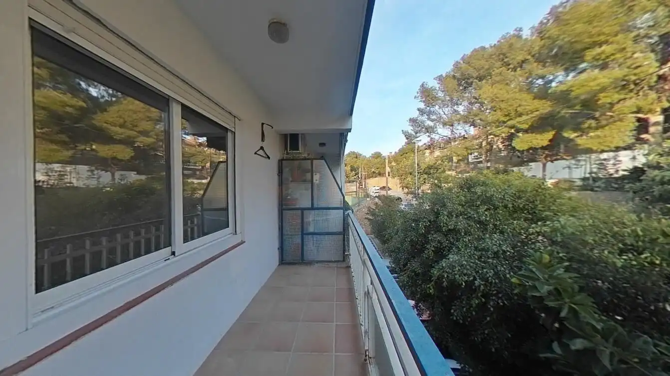 Vista exterior de Piso en venta en Castelldefels con Terraza y Piscina comunitaria