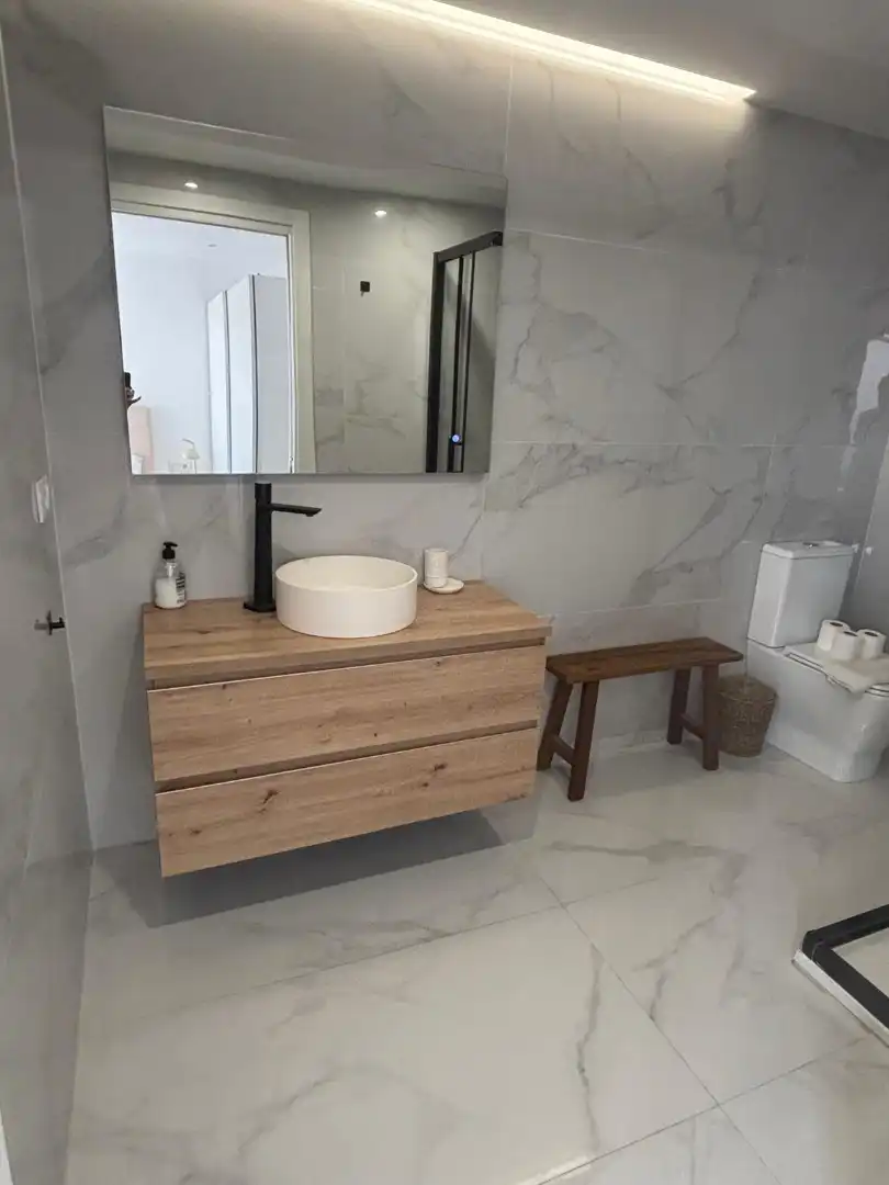 Bathroom of Flat for sale in Valencia  with Air Conditioner, Heating and Terrace