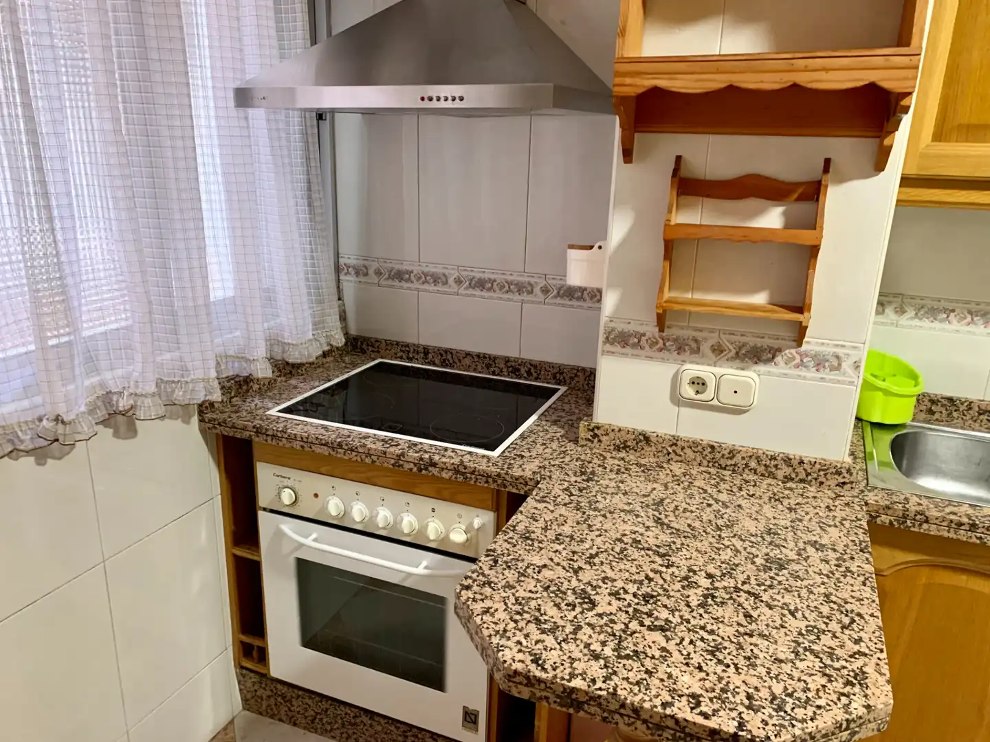 Cocina de Piso de alquiler en Granada con Aire acondicionado, Calefacción y Amueblado