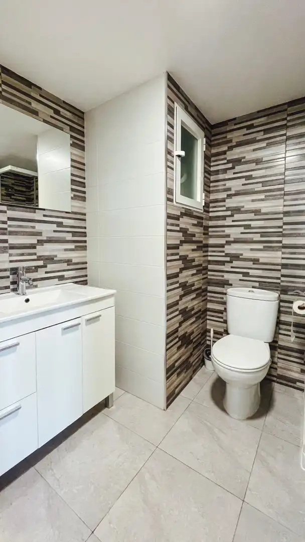 Bathroom of Apartments for sale in Benidorm  with Air Conditioner