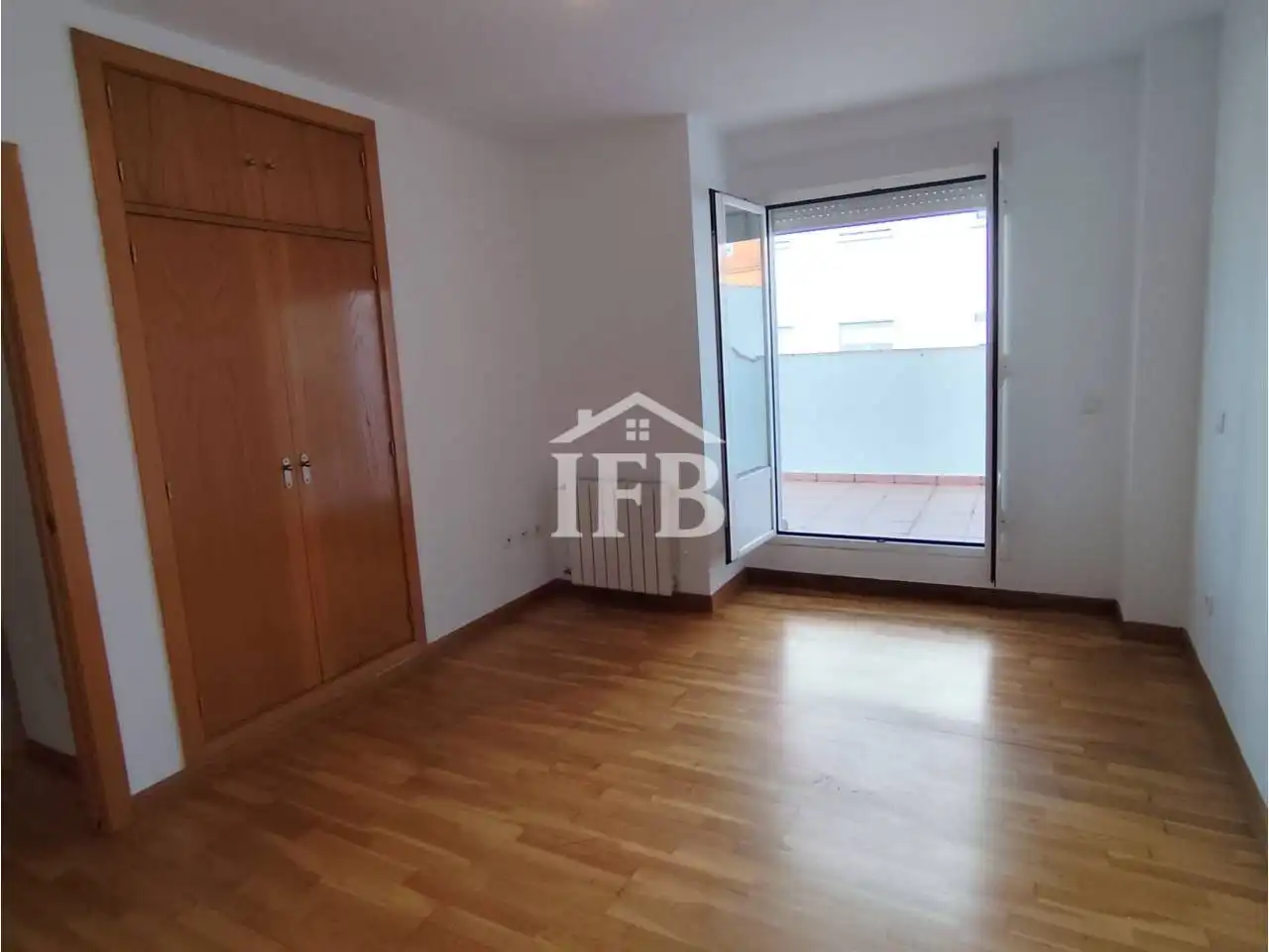 Dormitori de Casa o xalet en venda en Badajoz amb Aire condicionat, Calefacció i Jardí privat
