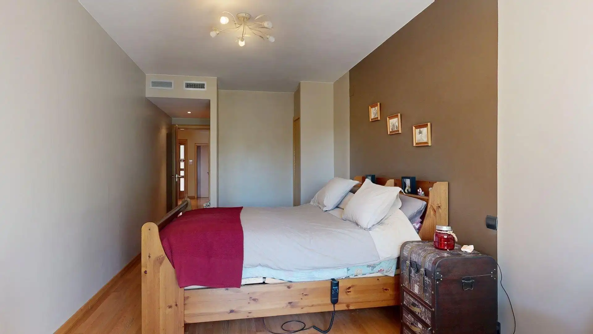 Schlafzimmer von Haus oder Chalet zum Verkauf in Nuez de Ebro mit Klimaanlage, Heizung und Privatgarten