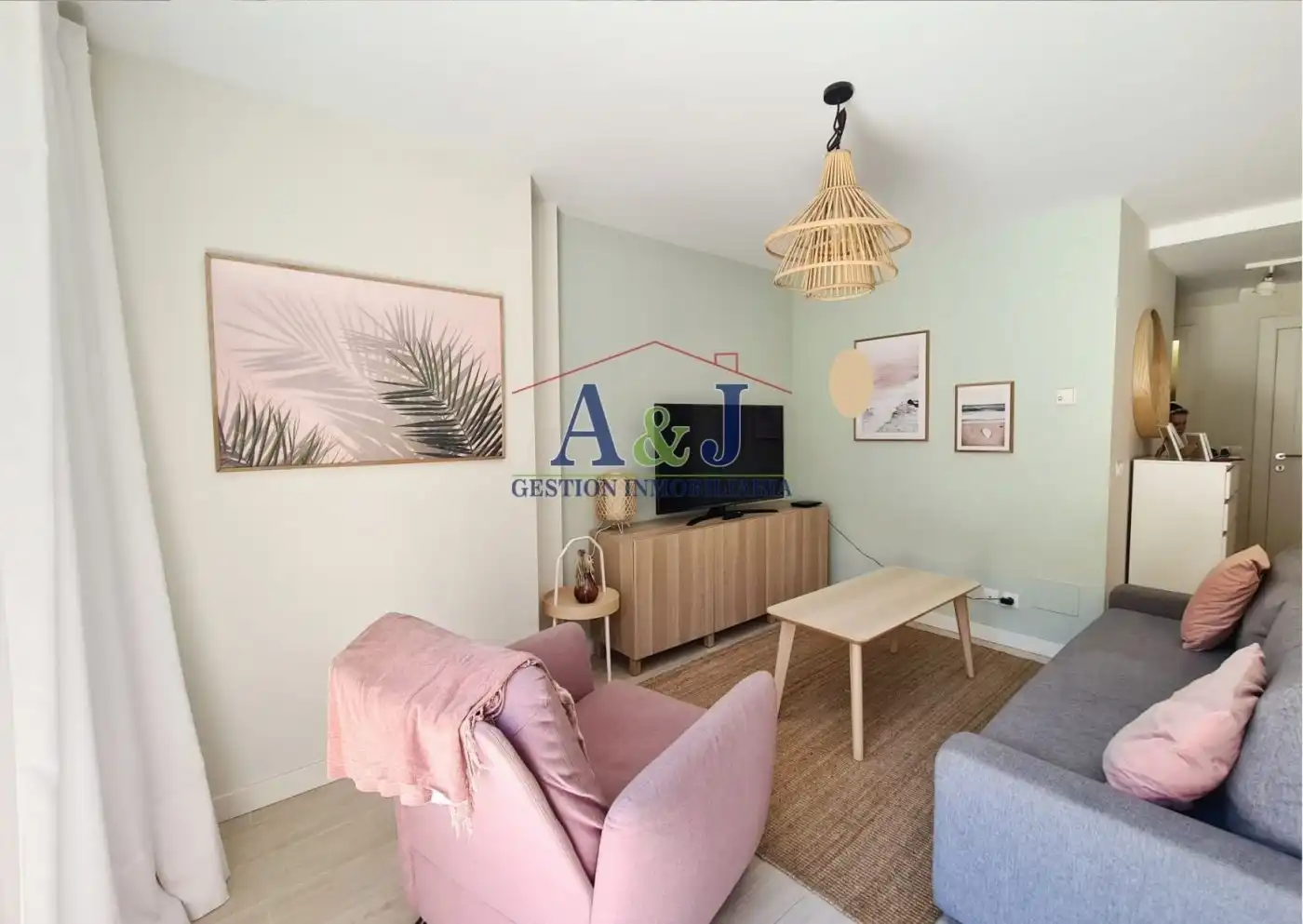 Sala d'estar de Planta baixa de lloguer en Santander amb Calefacció, Jardí privat i Terrassa