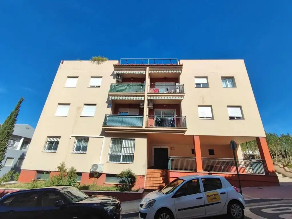 Exterior view of Attic for rent in Genil