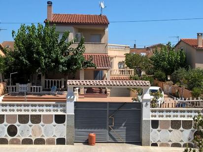 Exterior view of House or chalet for sale in El Vendrell  with Air Conditioner and Swimming Pool