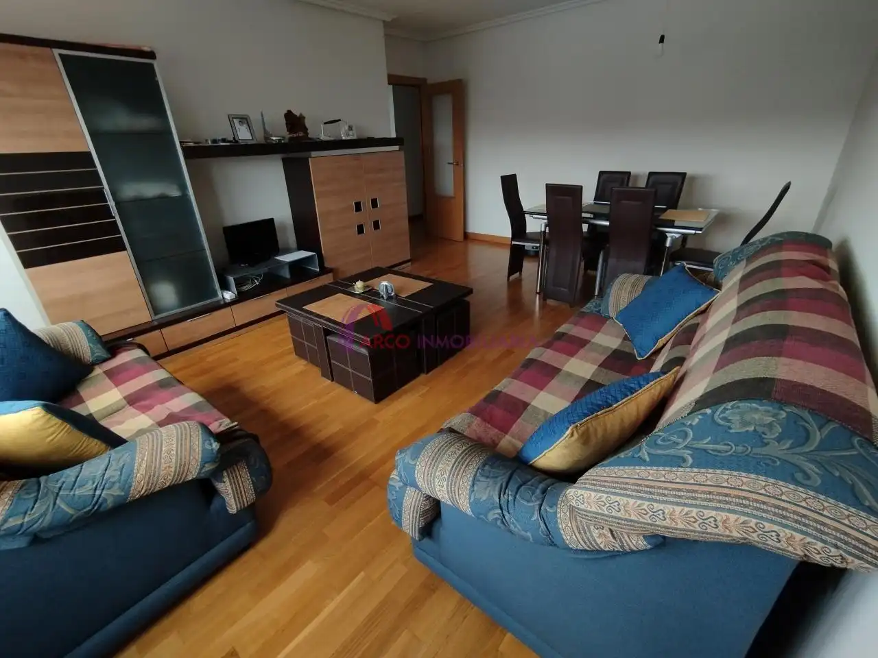 Sala d'estar de Pis en venda en Burgos amb Calefacció, Parquet i Traster