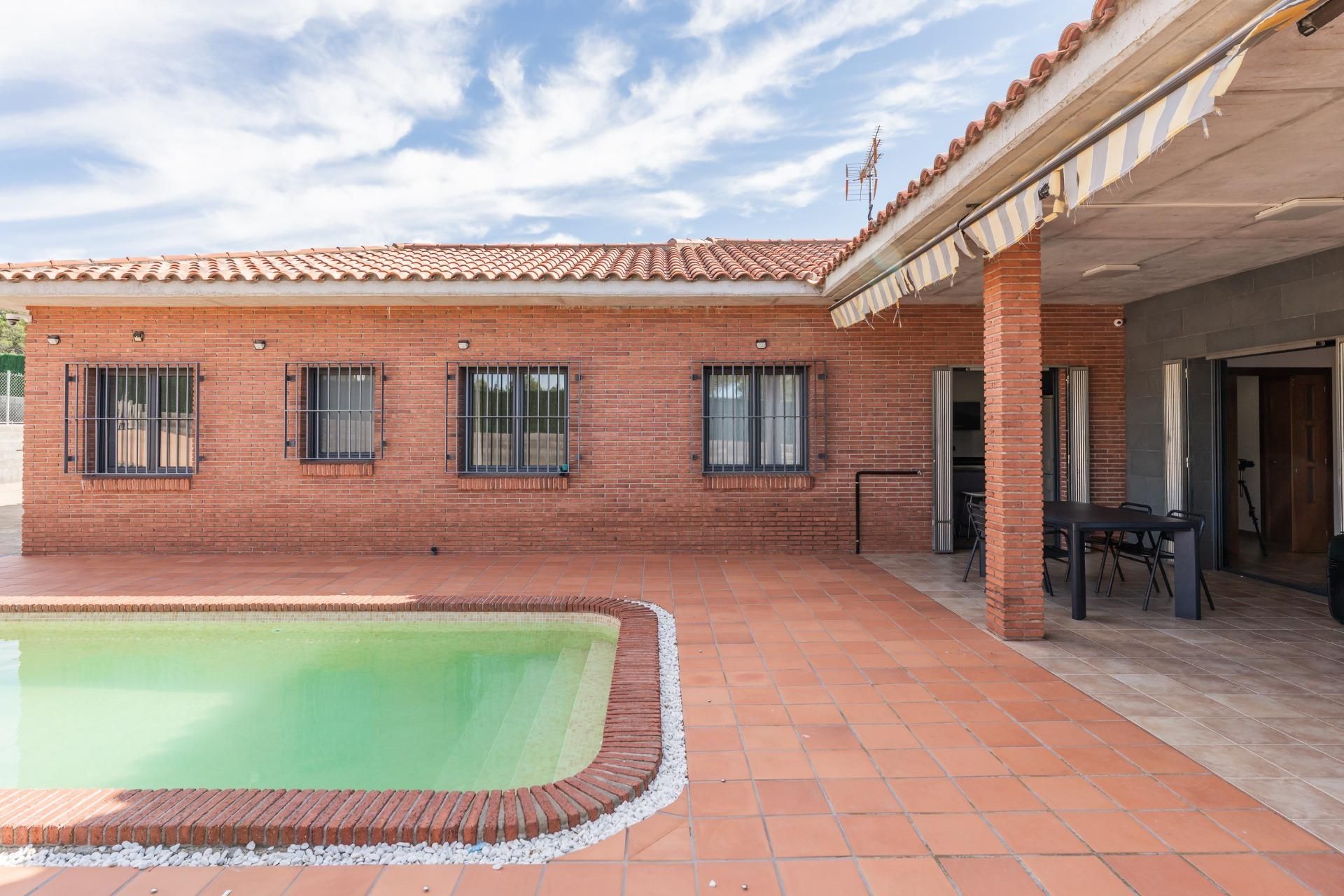 Piscina de Casa o xalet en venda en Querol amb Jardí privat i Piscina