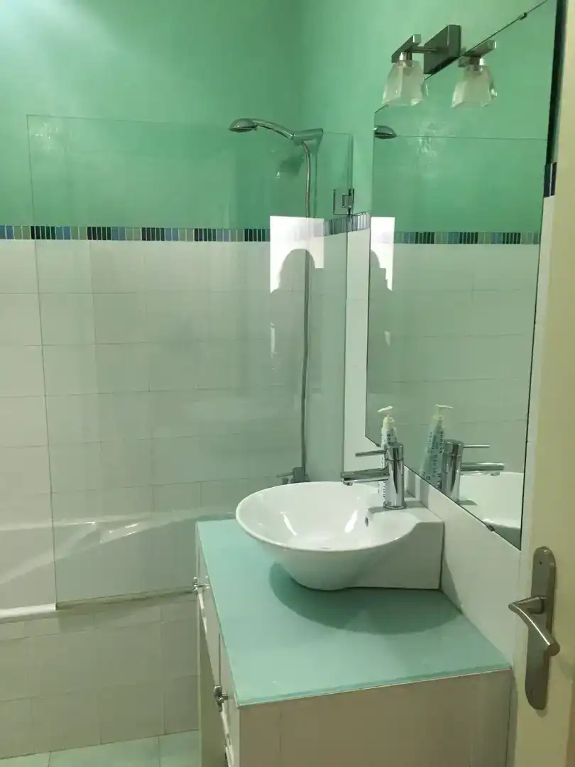 Baño de Piso de alquiler en Écija con Aire acondicionado, Parquet y Amueblado
