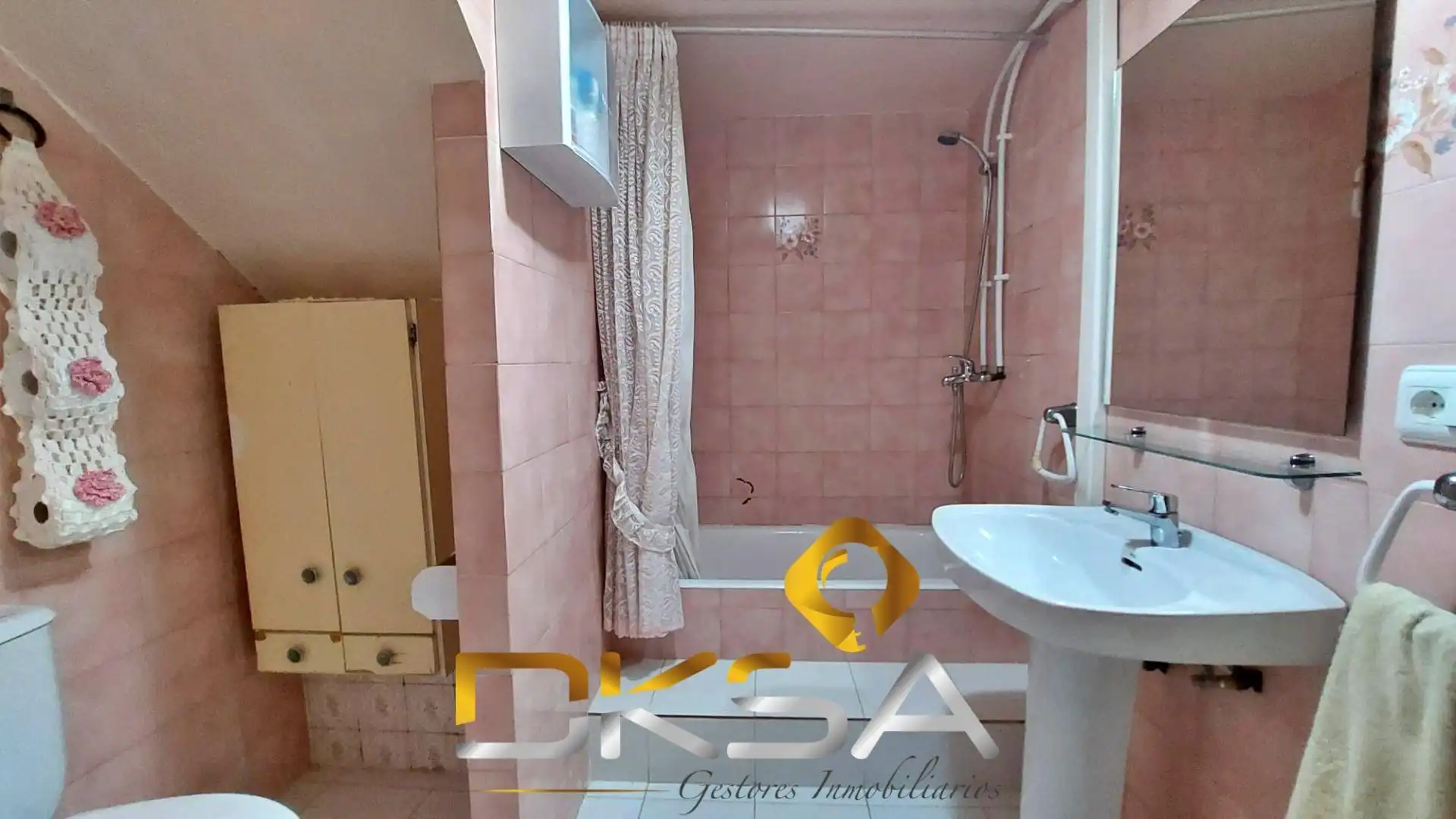 Badezimmer von Erdgeschoss zum Verkauf in Torreblanca mit Terrasse und Abstellraum