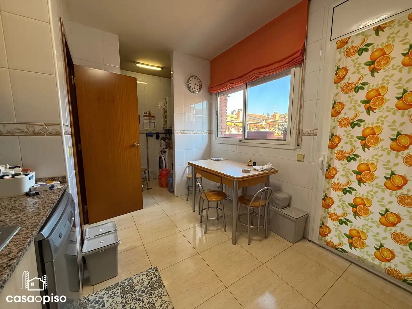 Cocina de Casa adosada en venta en Santa Perpètua de Mogoda con Calefacción y Terraza