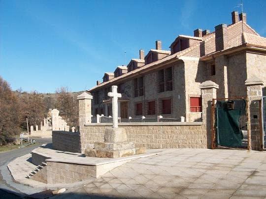 Foto 1 de Edificio en venta en Calle Cruz, 19, Los Llanos de Tormes , Ávila