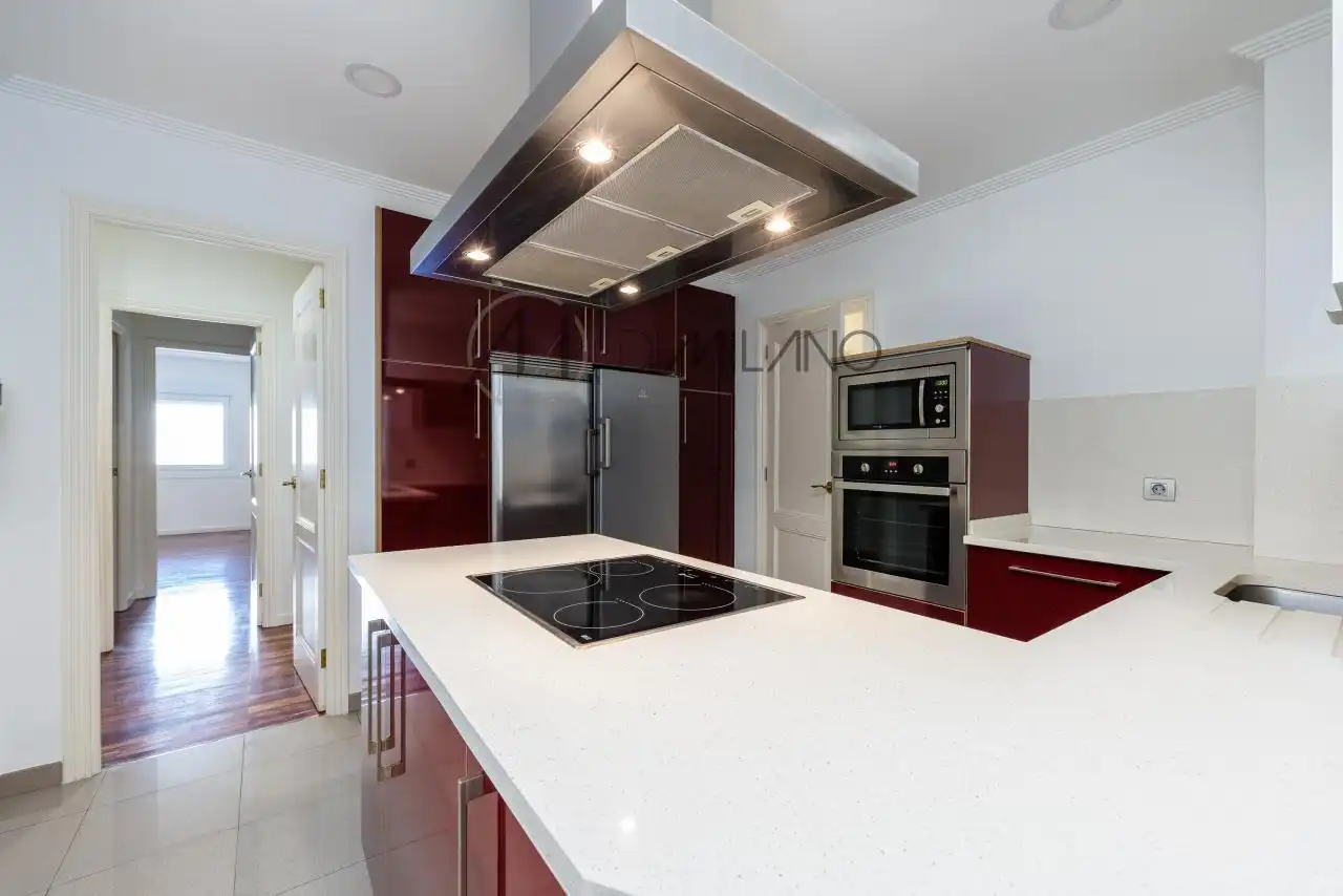 Kitchen of Flat for rent in Vigo   with Heating, Parquet flooring and Terrace