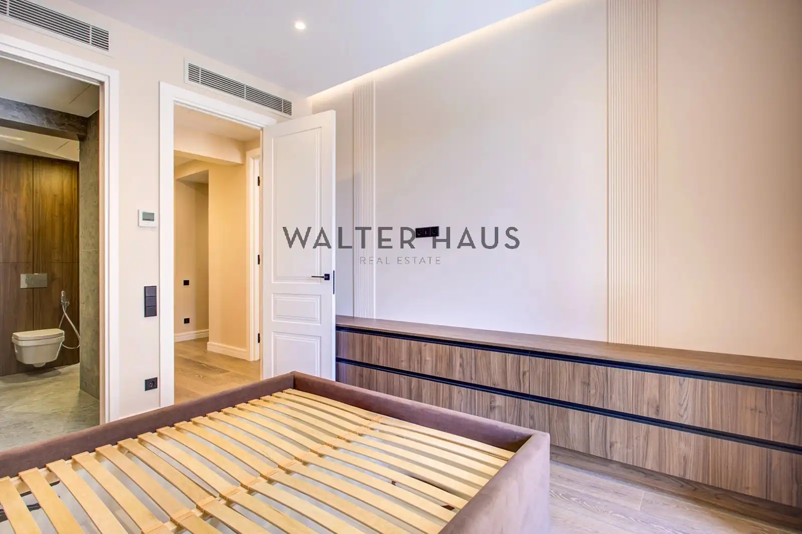 Schlafzimmer von Wohnung zum Verkauf in Barcelona mit Klimaanlage und Heizung