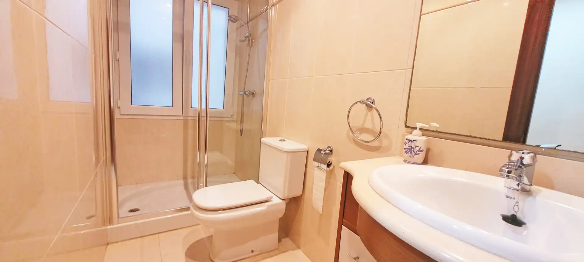 Baño de Piso en venta en Gijón  con Calefacción
