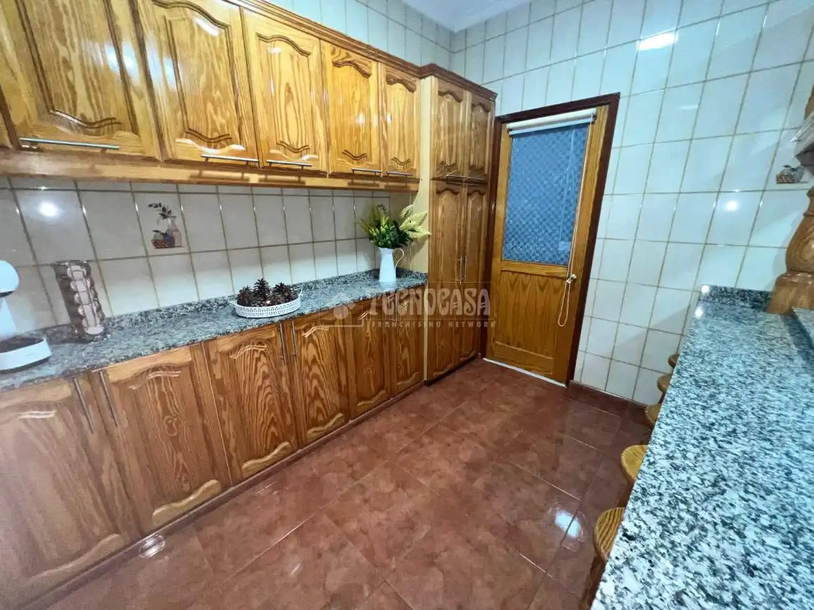 Cuina de Casa adosada en venda en Santa Lucía de Tirajana amb Aire condicionat, Terrassa i Traster