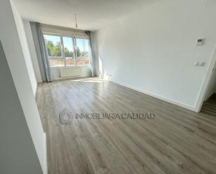 Bedroom of Flat to rent in Burgos Capital