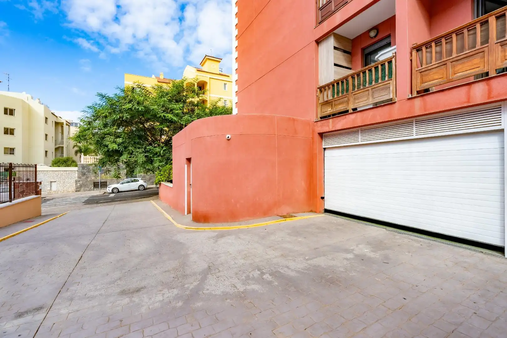 Parking of Ground floor for sale in Arona  with Private garden, Terrace and Balcony