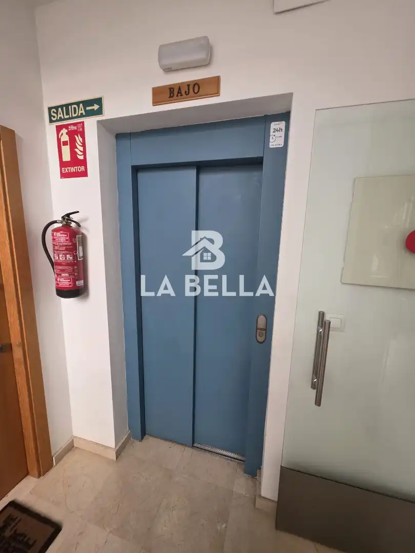 Ground floor for sale in Sevilla  with Furnished