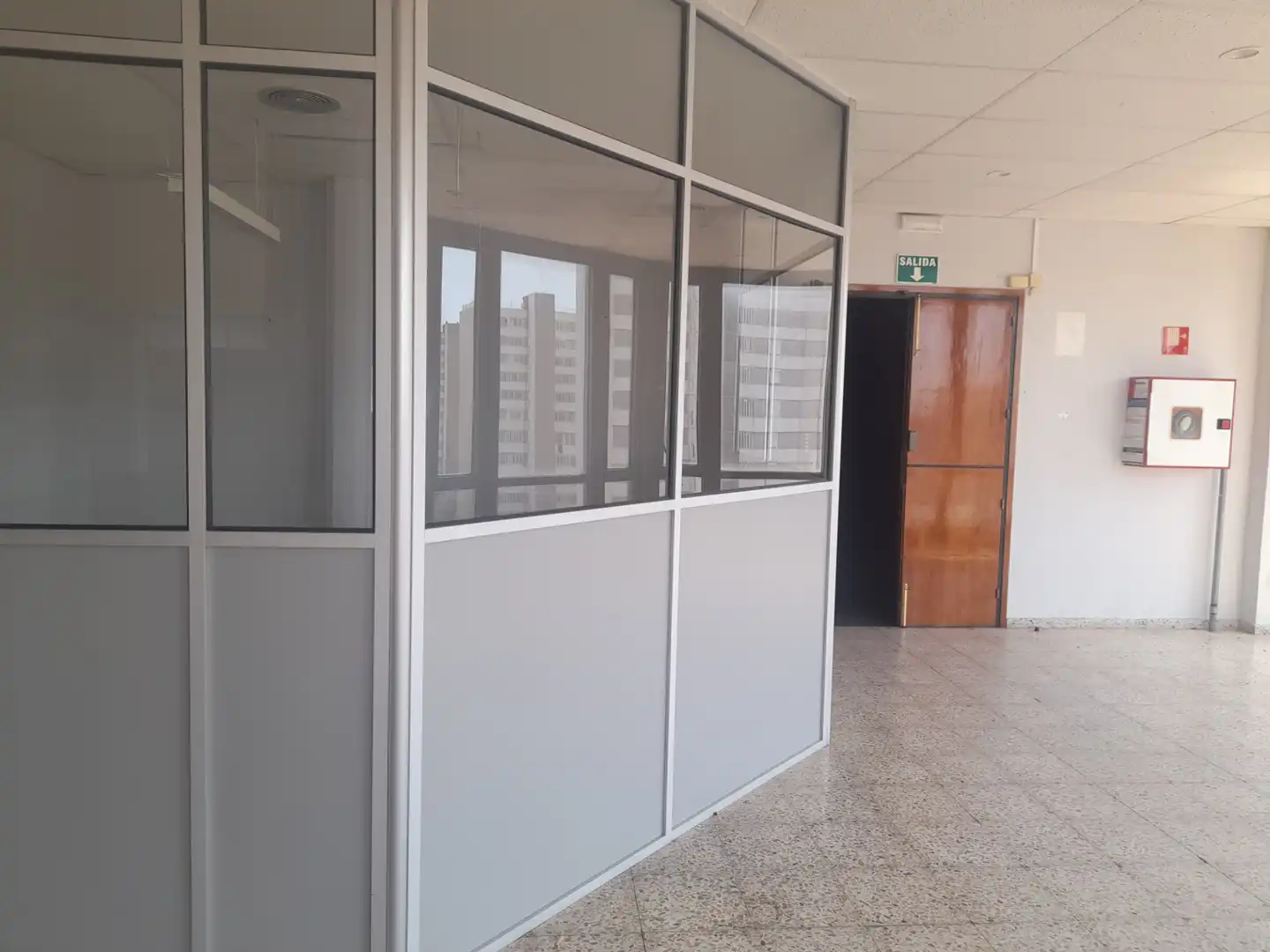 Local de alquiler en L'Hospitalet de Llobregat con Aire acondicionado y Calefacción