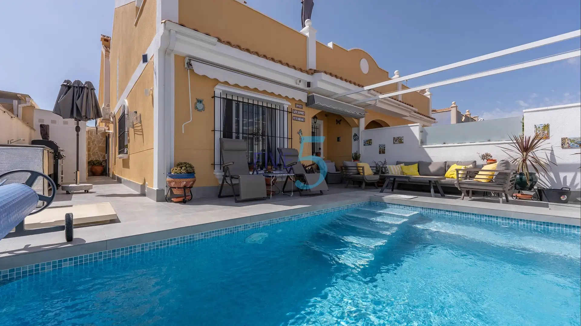 Maison mitoyenne avec terrasse à vendre à Orihuela Costa