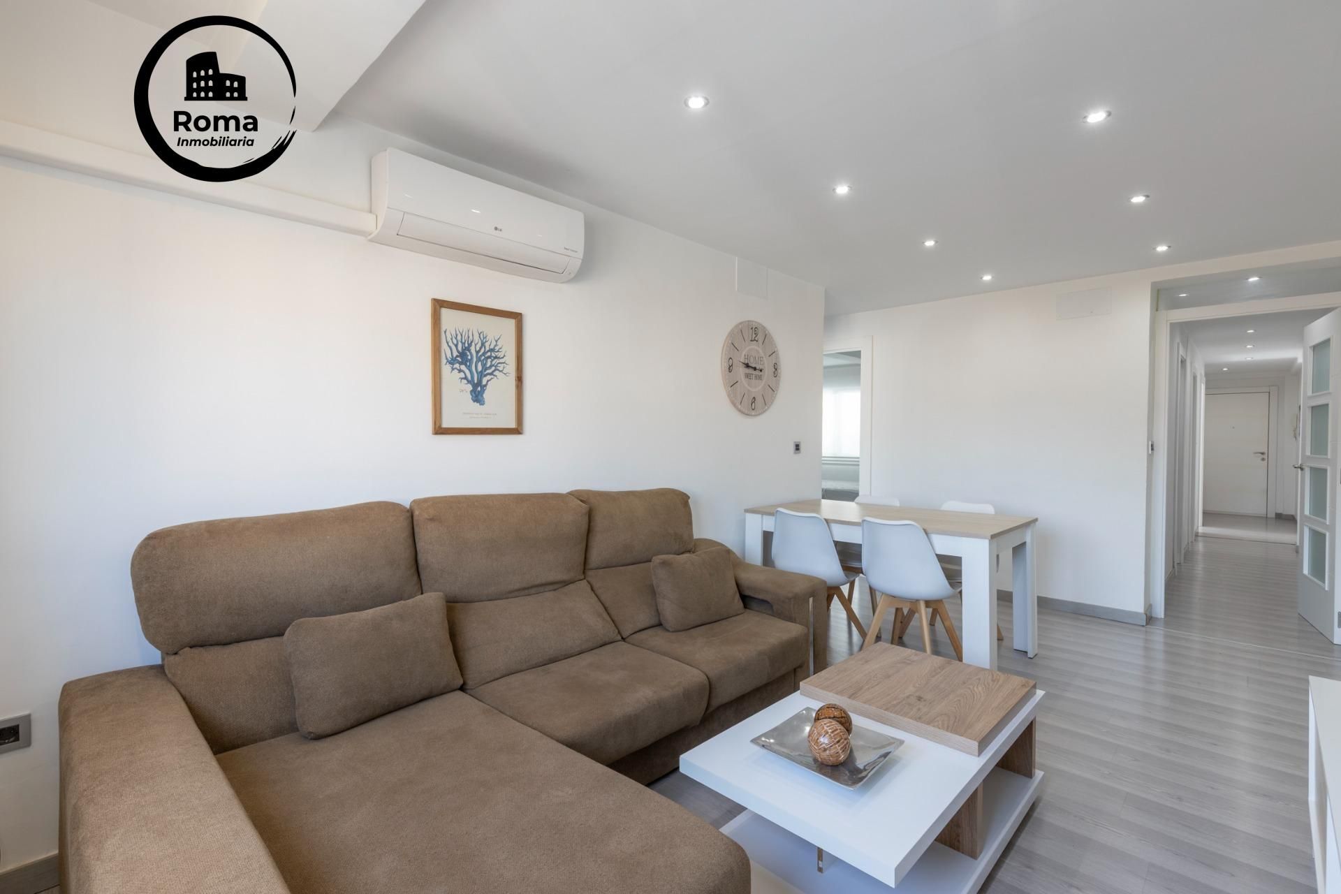 Living room of Attic for sale in  Granada Capital  with Air Conditioner and Heating