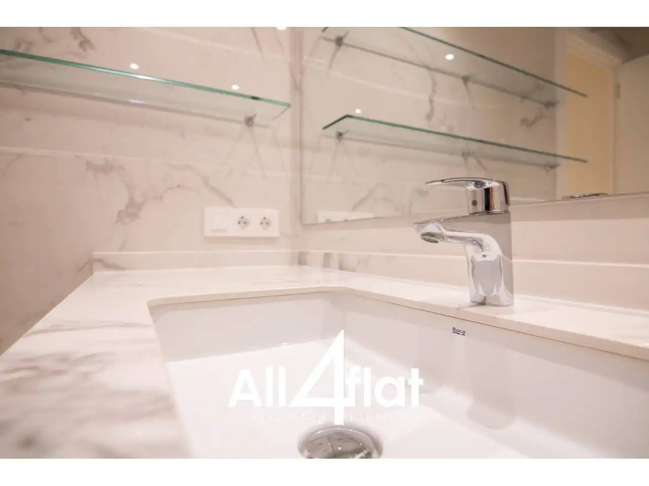 Flat with lift for sale in Calle Villarroel, imagen 37