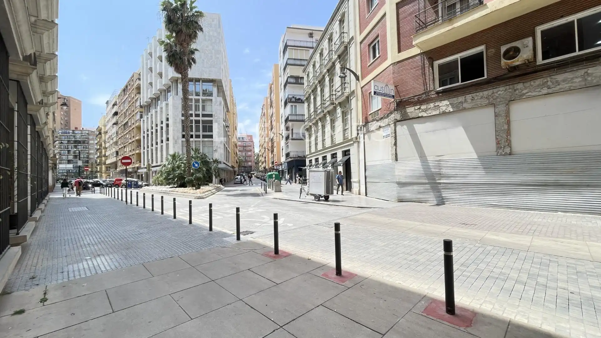 Vista exterior de Oficina en venda en Málaga amb Aire condicionat