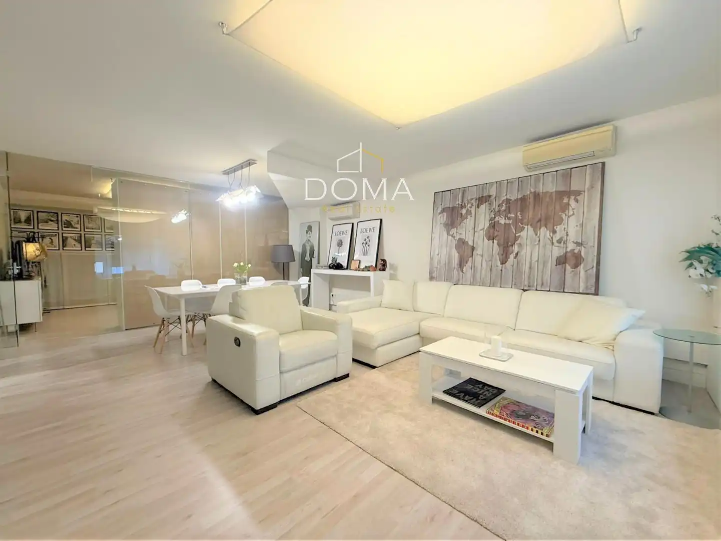 Living room of Commercial properties for sale in Barcelona  with Air Conditioner, Terrace and Furnished