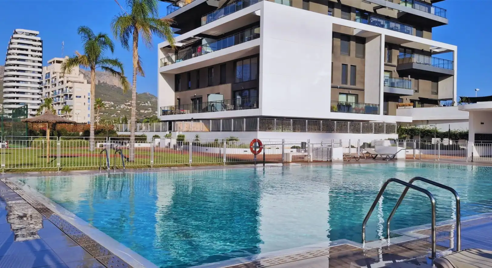 Piscina de Apartamento en venta en Calpe / Calp con Aire acondicionado, Jardín privado y Terraza