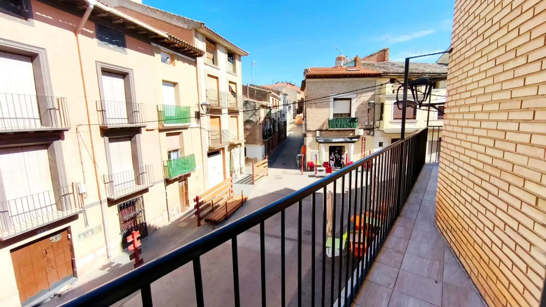 Außenansicht von Wohnung zum Verkauf in Mallén mit Terrasse