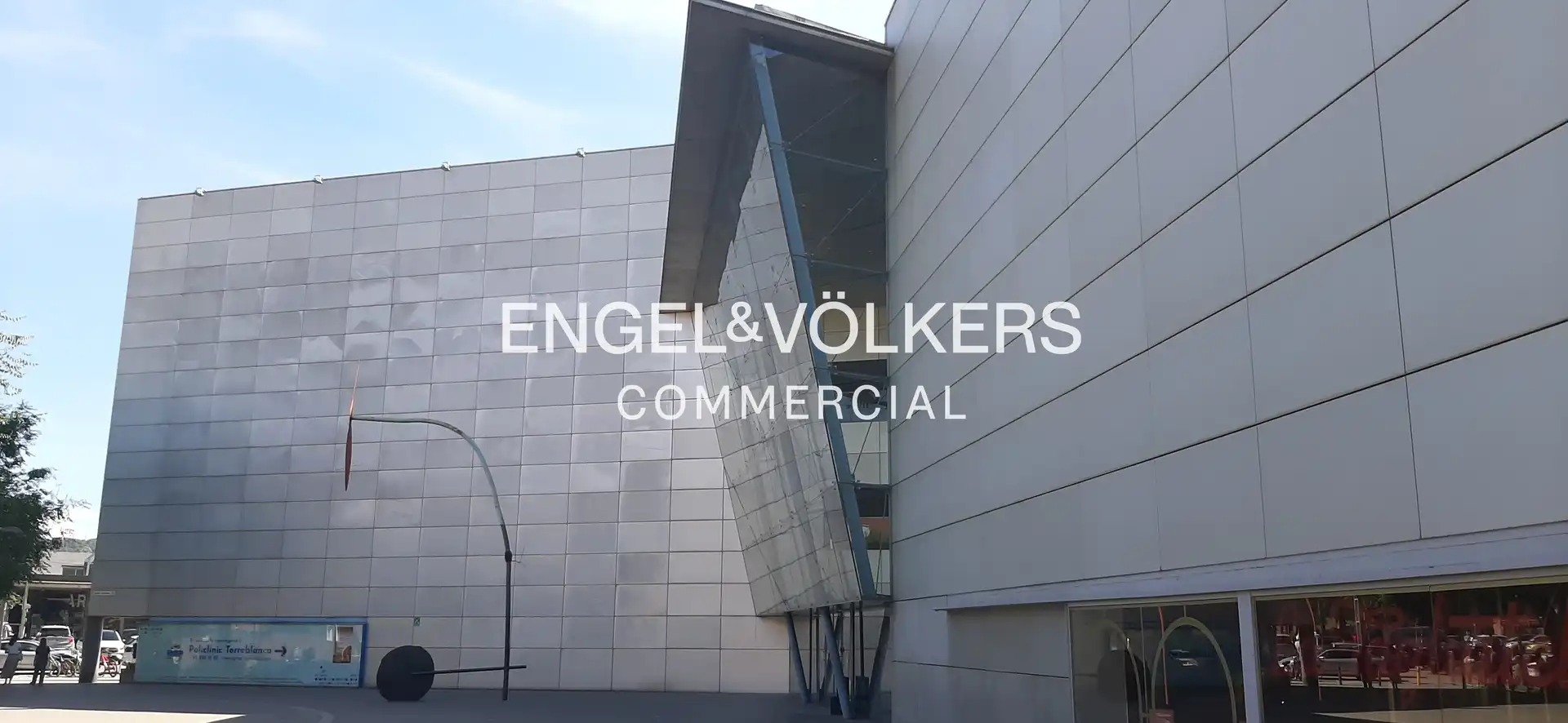 Vista exterior de Oficina en venta en Sant Cugat del Vallès