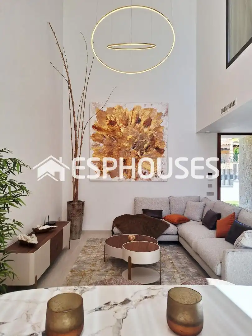Sala de estar de Casa o chalet en venta en Finestrat con Aire acondicionado, Terraza y Piscina