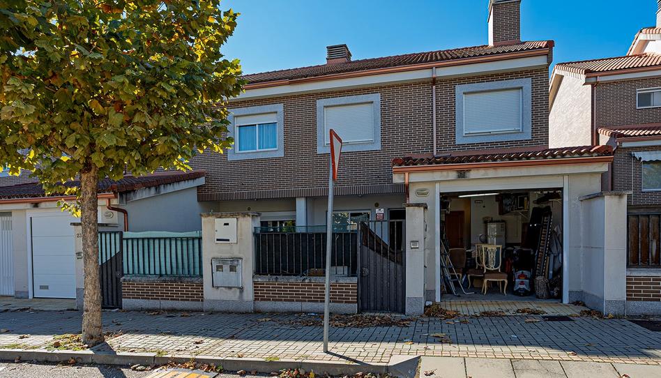 Foto 1 de Casa adosada en venda a Avenida Calderón de la Barca, Boecillo, Valladolid