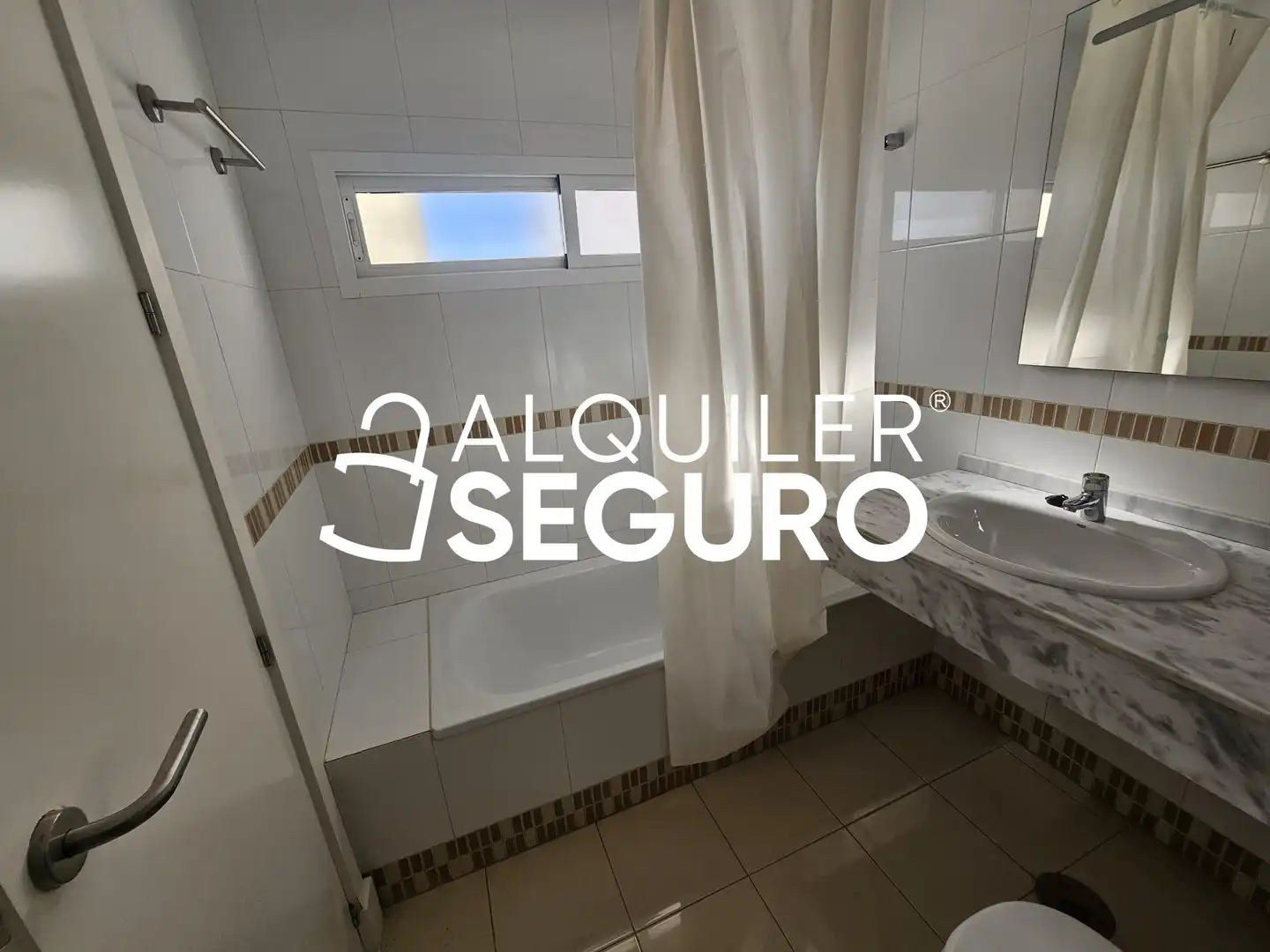 Bany de Casa o xalet de lloguer en Conil de la Frontera amb Calefacció, Terrassa i Piscina