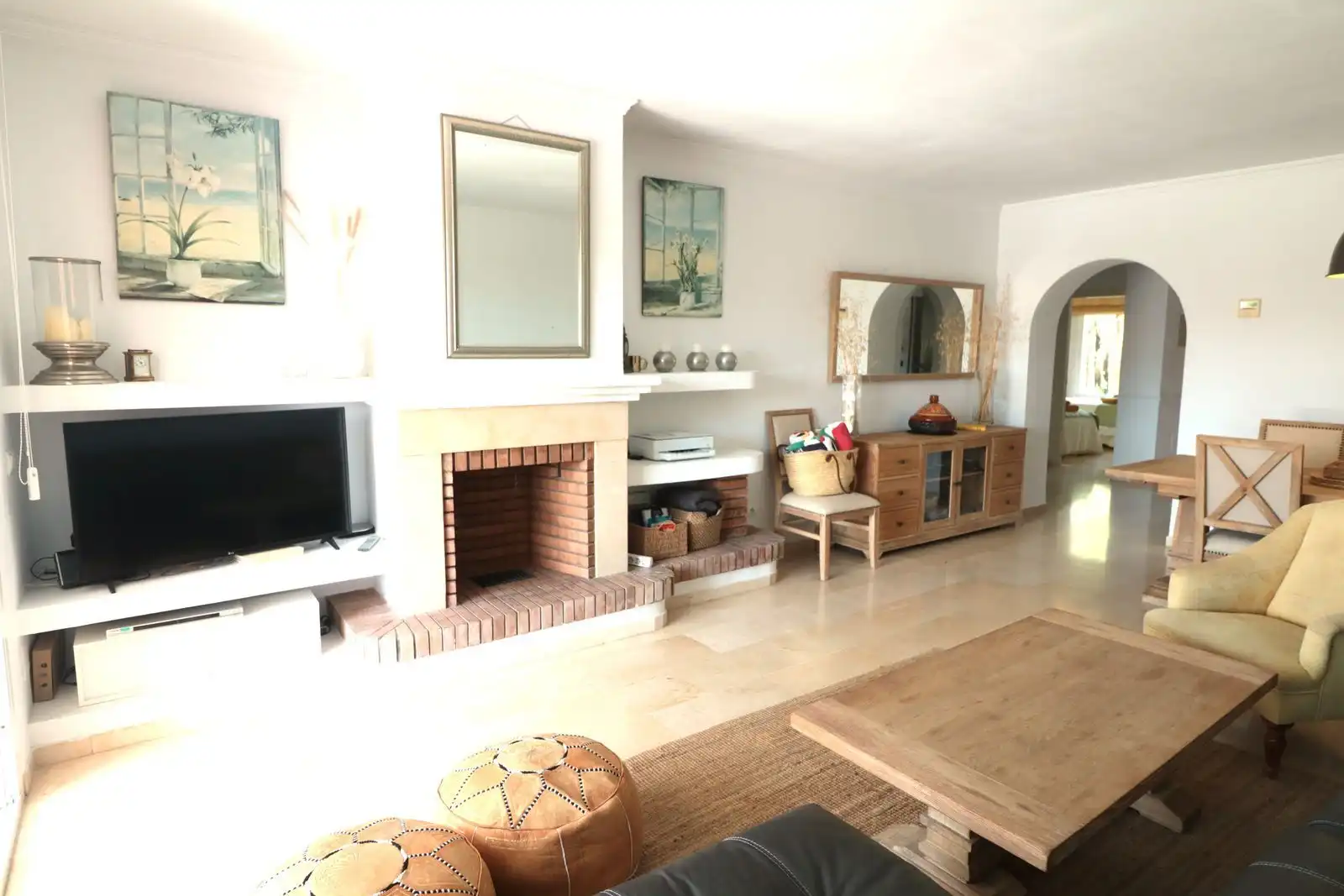 Sala de estar de Piso en venta en Estepona con Aire acondicionado, Terraza y Amueblado