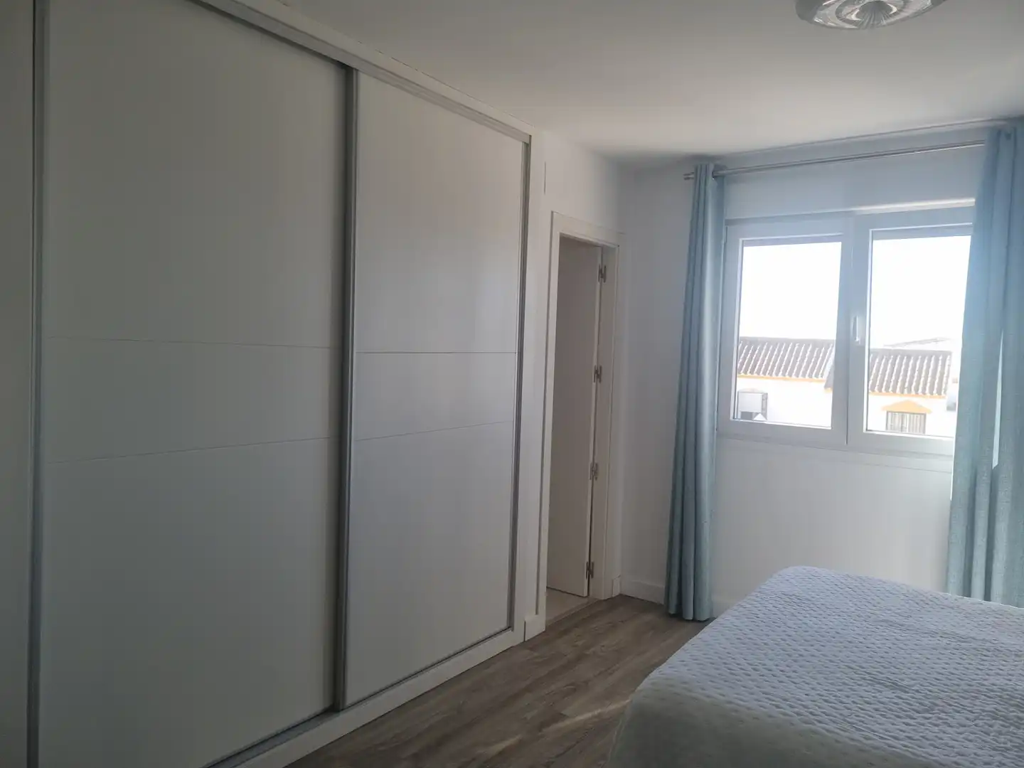 Habitación de Casa adosada de alquiler en San Fernando con Aire acondicionado, Calefacción y Jardín privado