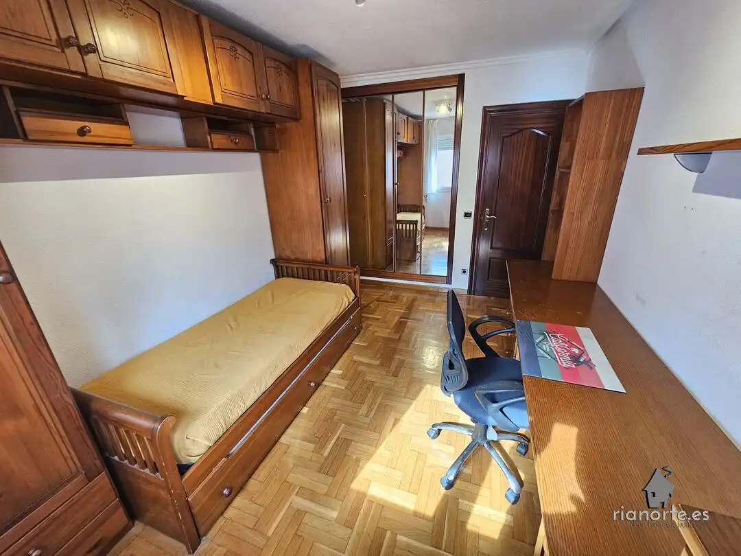 Bedroom of Flat for rent in Avilés  with Heating and Terrace