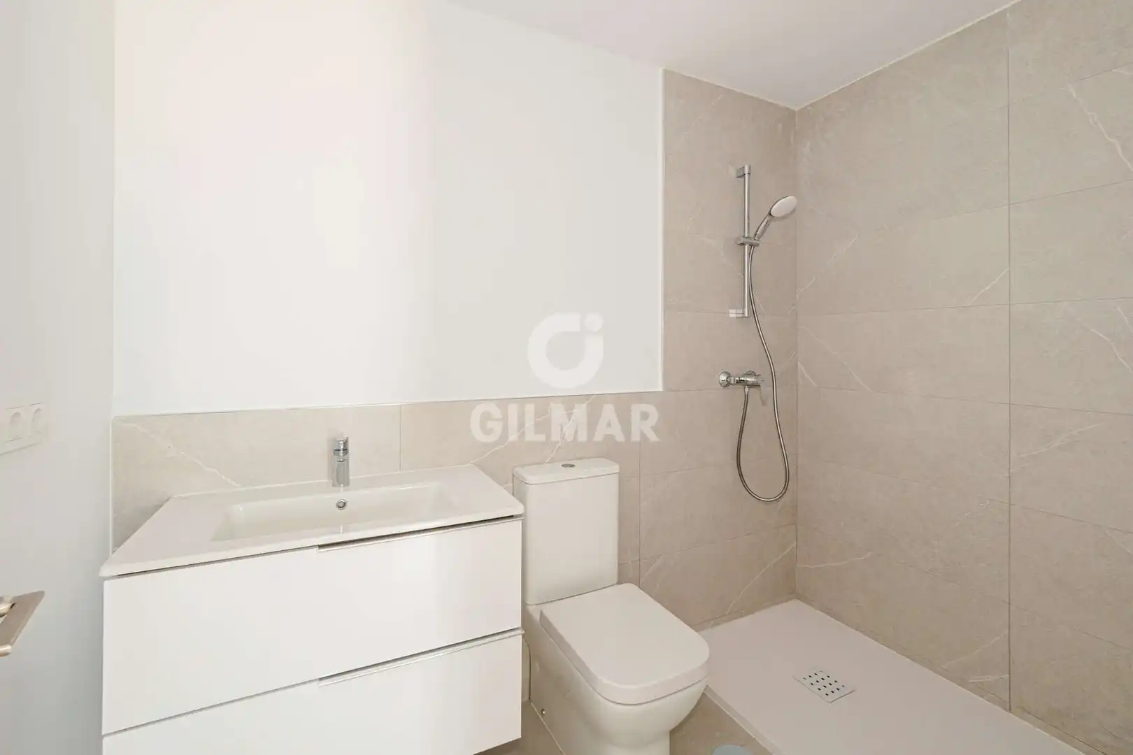 Bathroom of Flat for sale in Tomares  with Heating, Private garden and Storage room