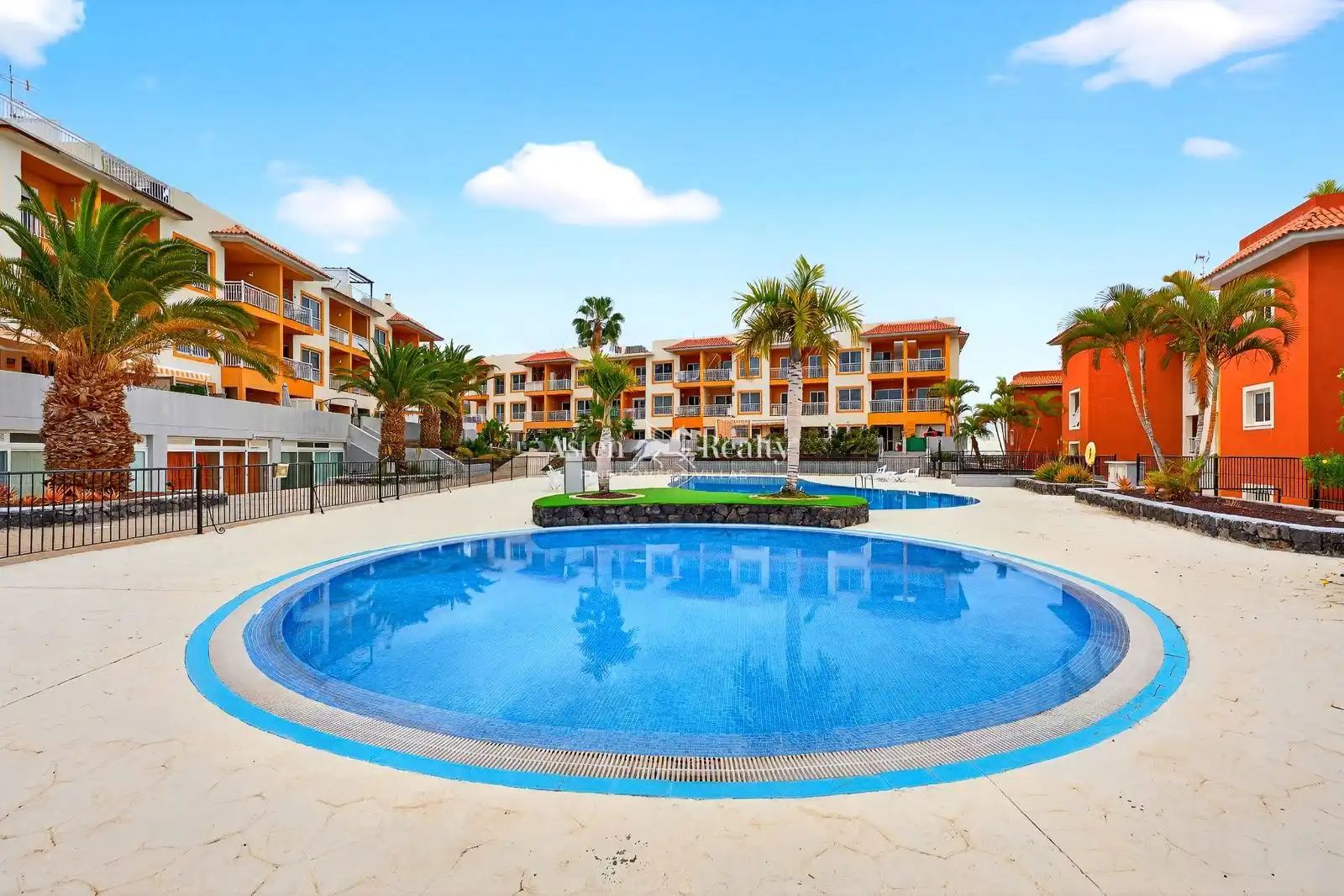 Piscina de Apartament en venda en Adeje amb Terrassa, Piscina i Piscina comunitària